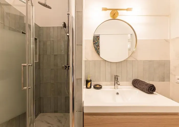 Gare De Lyon 12e, 1 2 A 4p *